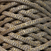 Beżowy ze złotą nitką