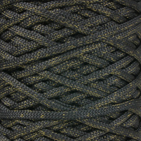 Czarny ze złotą nitką